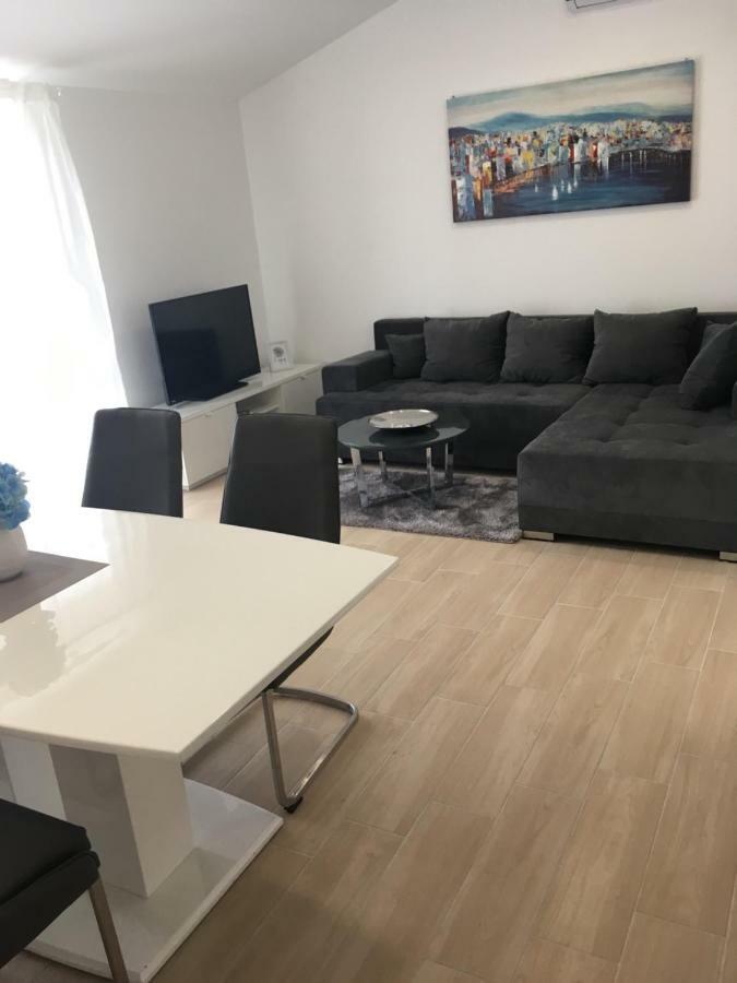 Luxury Apartments Vucinic 피로바츠 외부 사진